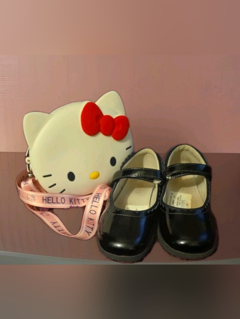 See Kai Run Jane II black patent leather Maryjane Sz 3/Hello Kitty Crossbody Bag